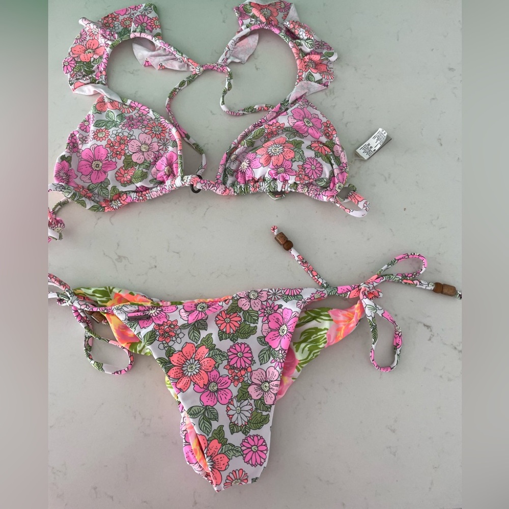 Maaji bikini set. Reversible Size Med